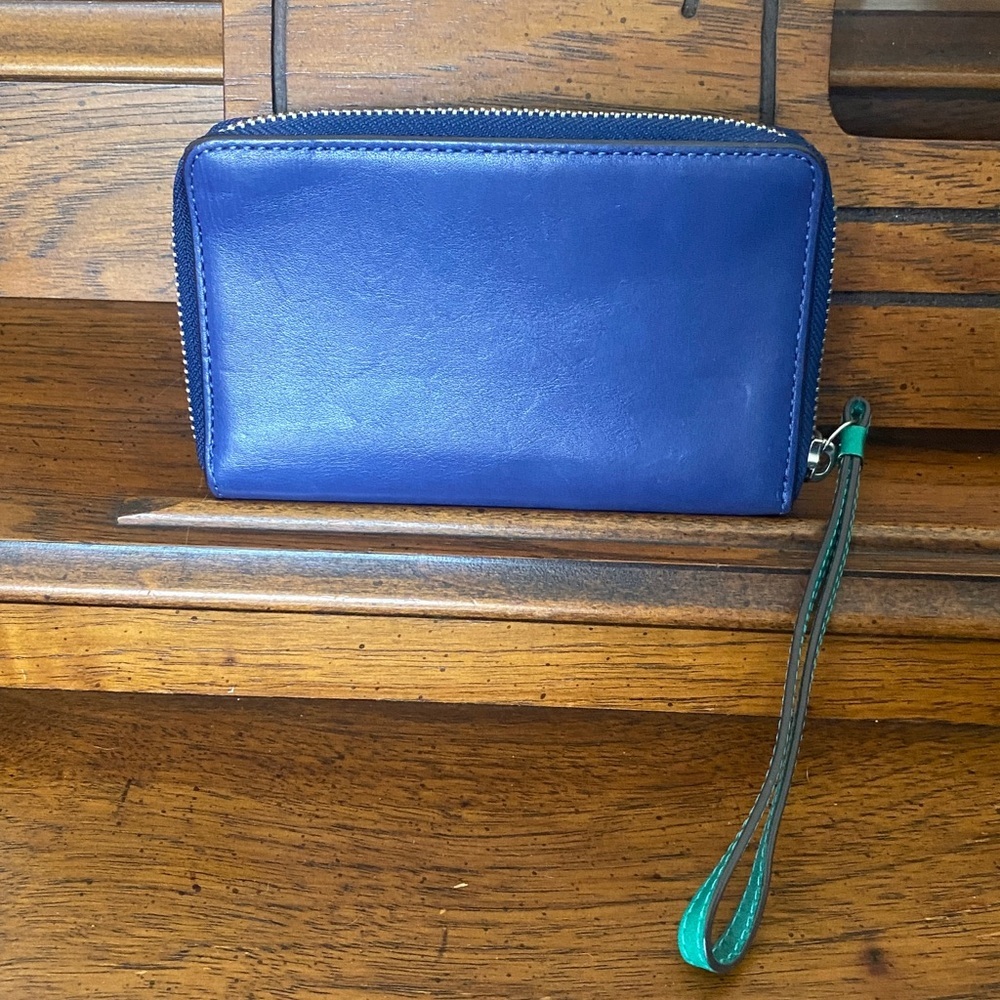 COACH Parker Color Block Leather
Universal Zip wristlet Wallet - Picture 2 of 10